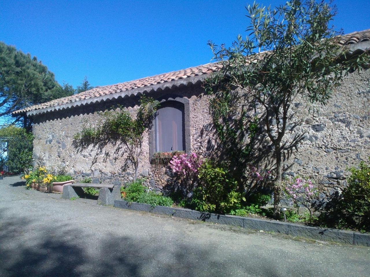 La Pietra Antica O' Munti Villa Mascali Exteriör bild